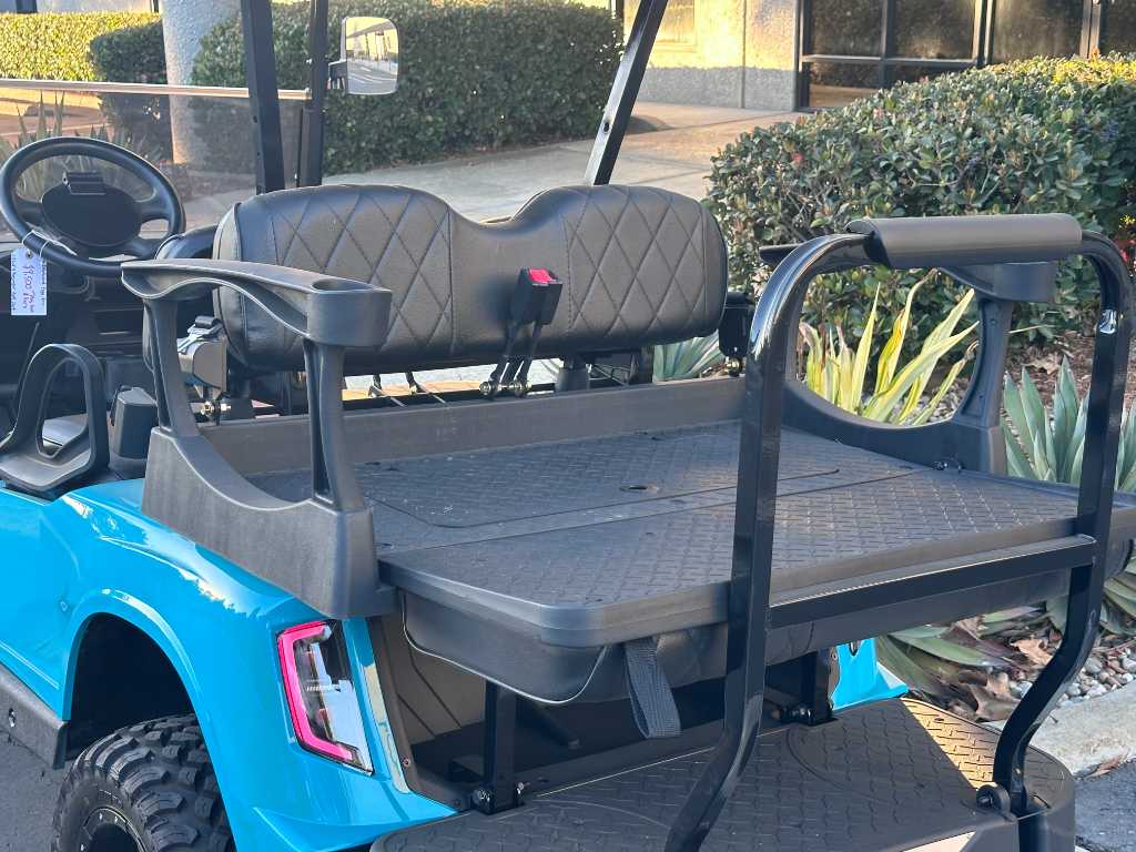 E-Z-GO RXV LIFTED APEX