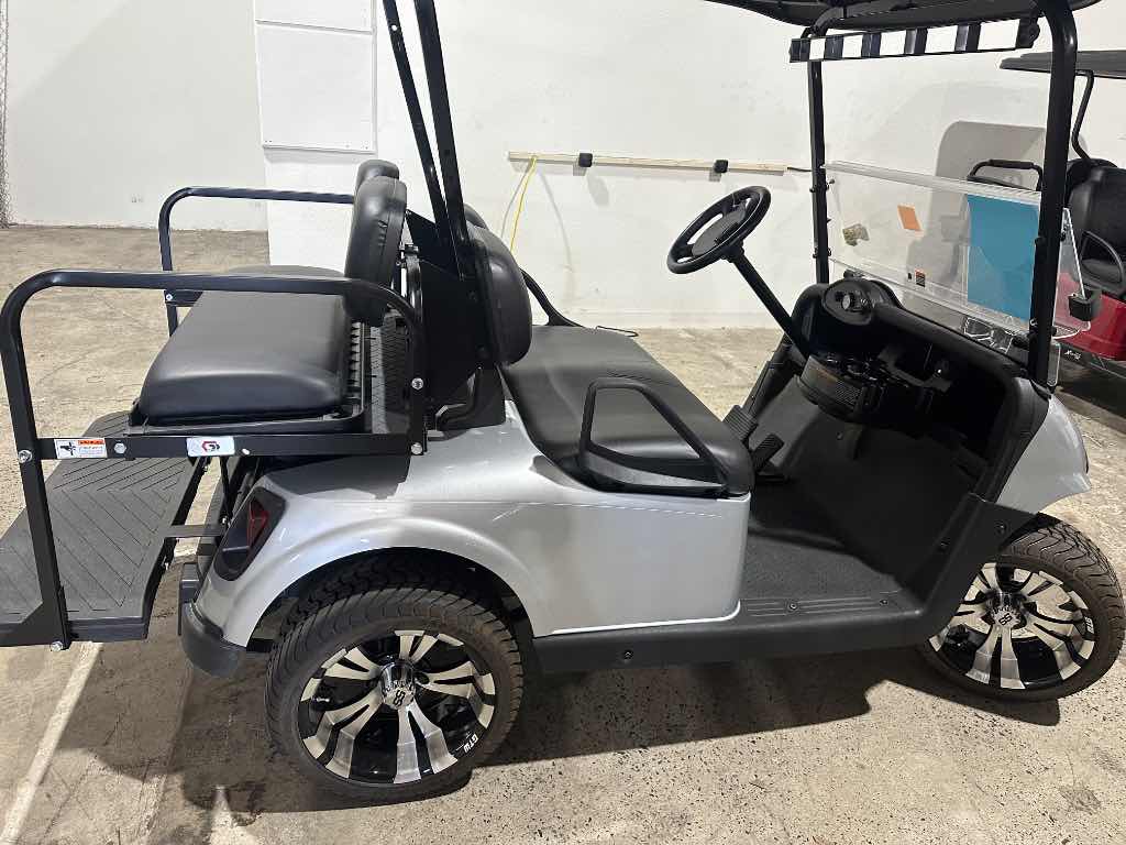 E-Z-GO RXV ELITE