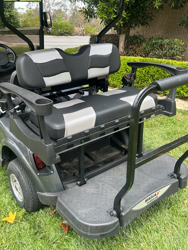 E-Z-GO RXV ELITE