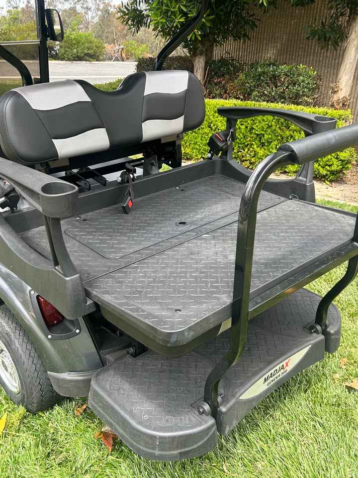 E-Z-GO RXV ELITE