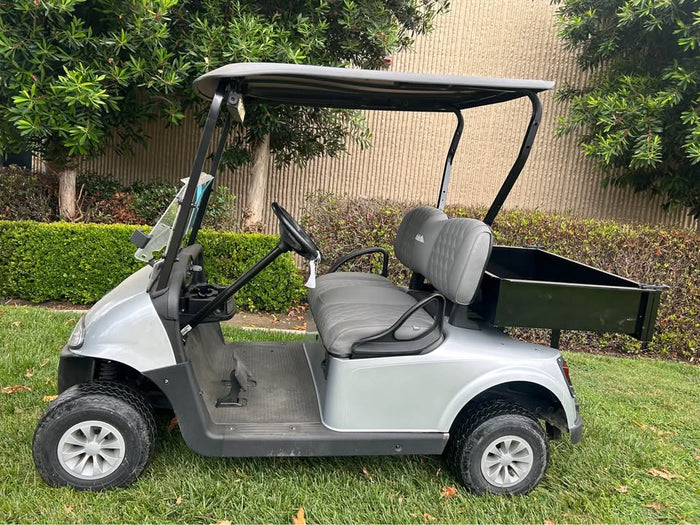 E-Z-GO RXV ELITE W/CARGO BOX