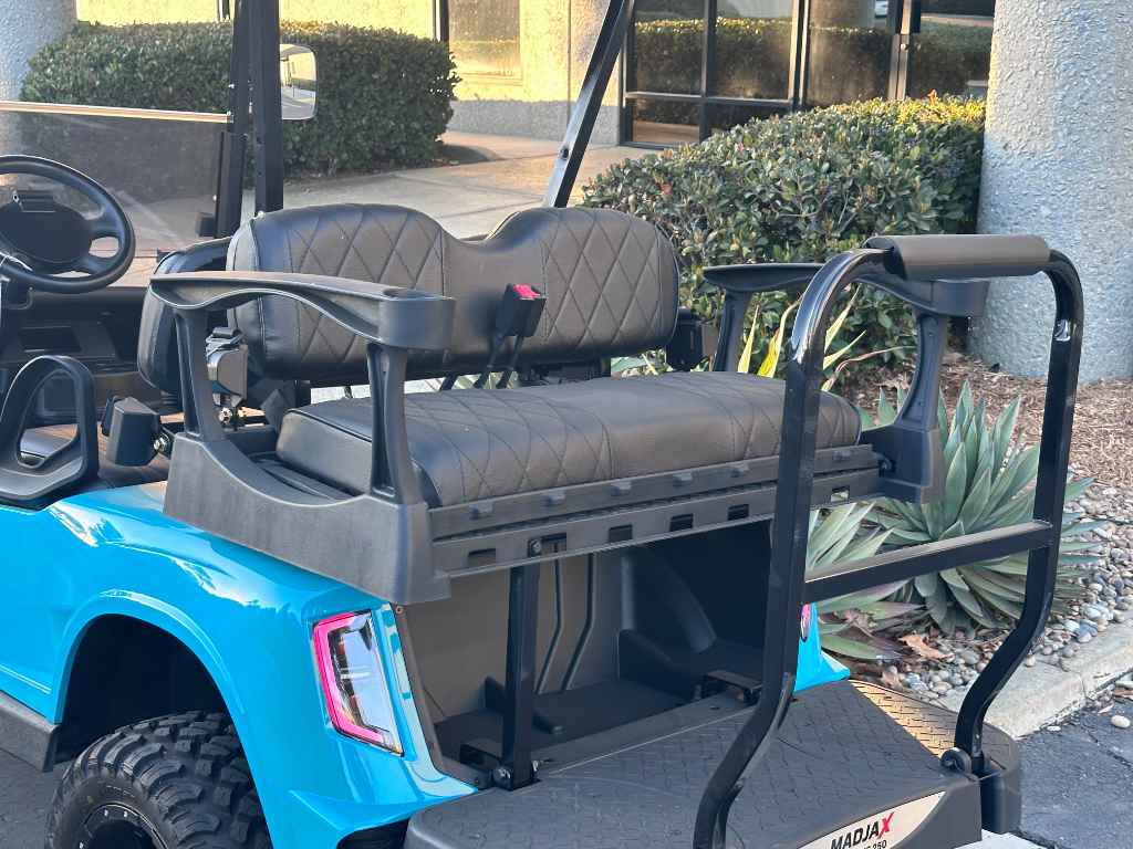E-Z-GO RXV LIFTED APEX