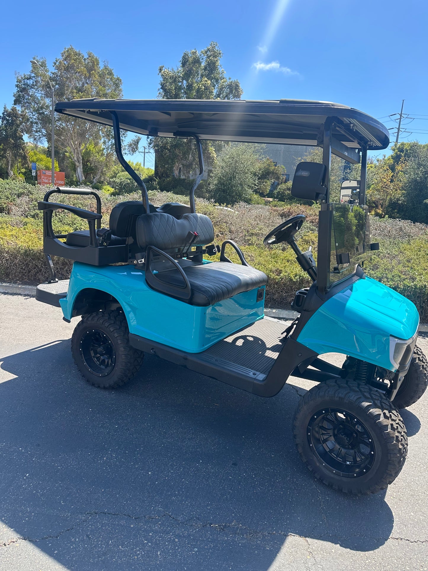 E-Z-GO RXV LIFTED APEX