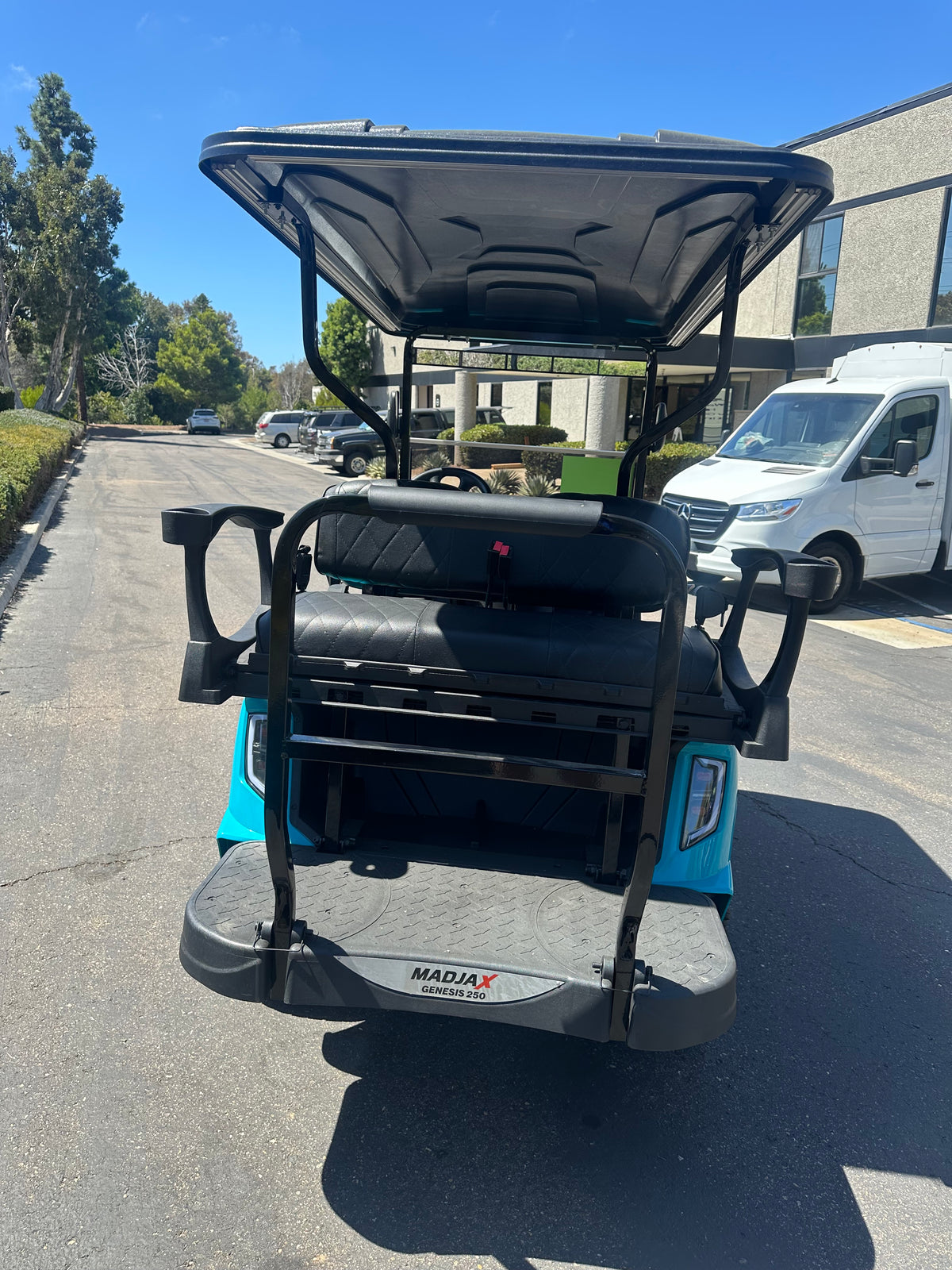 E-Z-GO RXV LIFTED APEX